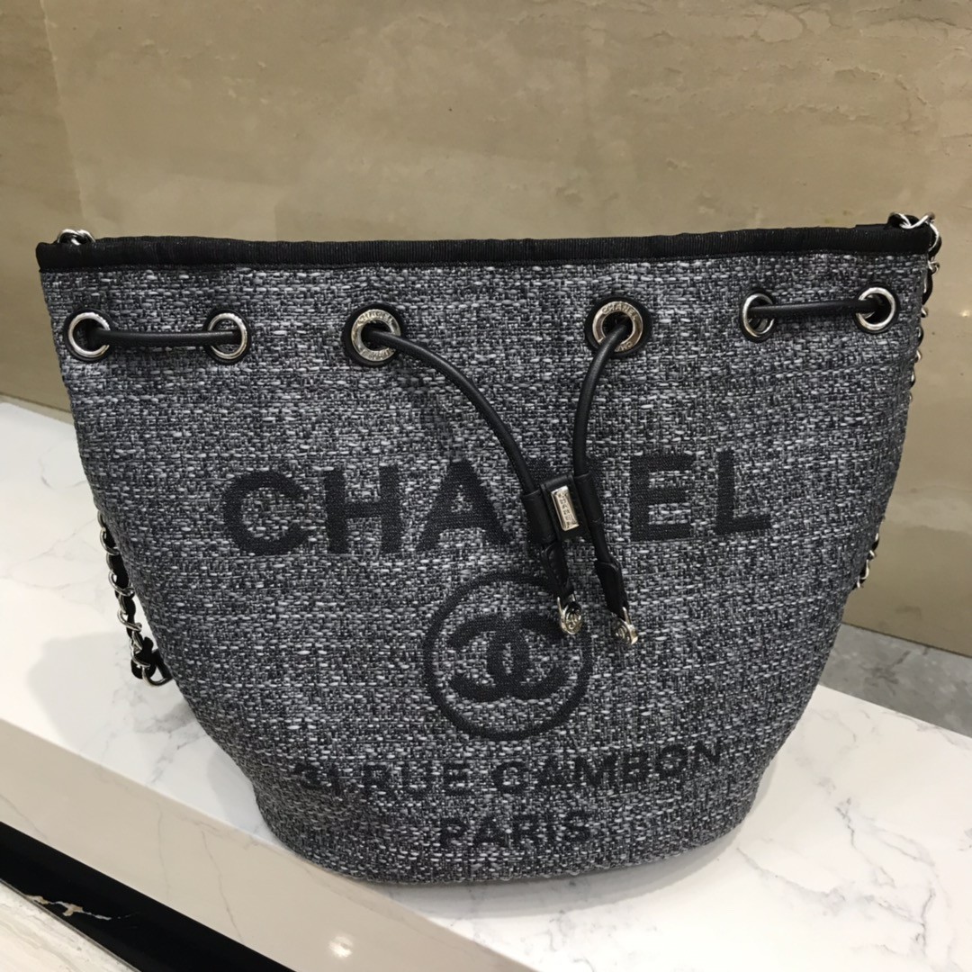CHANEL 샤넬 도빌 버킷백