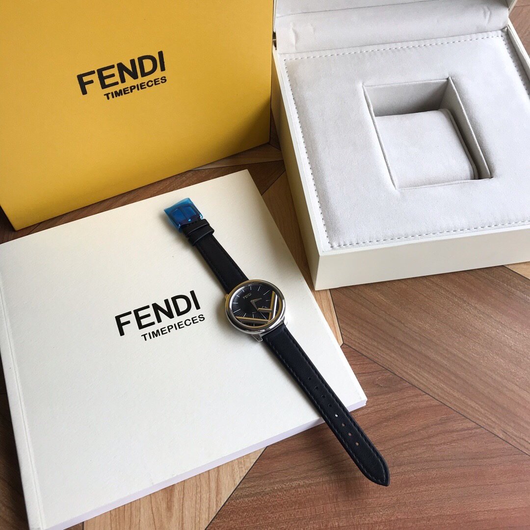 FENDI 펜디 런어웨이 F로고 시계 블랙 실버