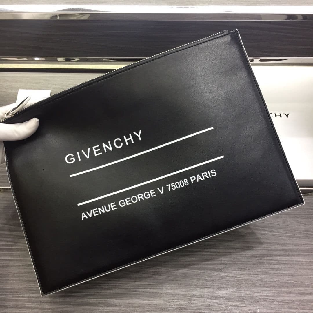 Givenchy 지방시 안티 고나 로고 파우치