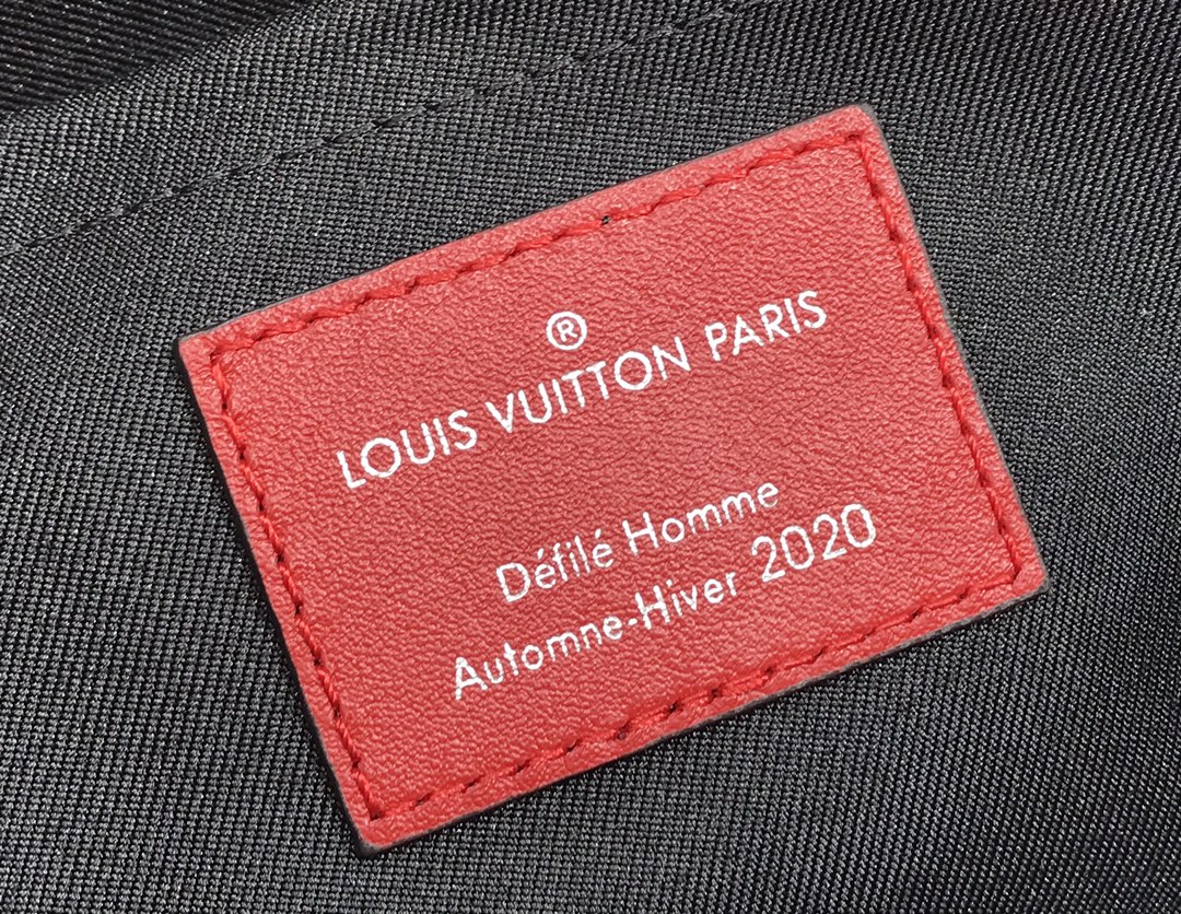 LOUIS VUITTON 루이비통 모노그램 캔버스 포쉐트 A4 멀티포켓