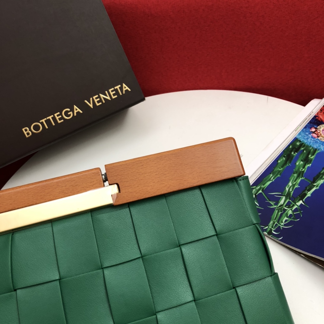 Bottega Veneta 보테가 베네타 BV 스냅 인트레치아토 가죽 클러치 백