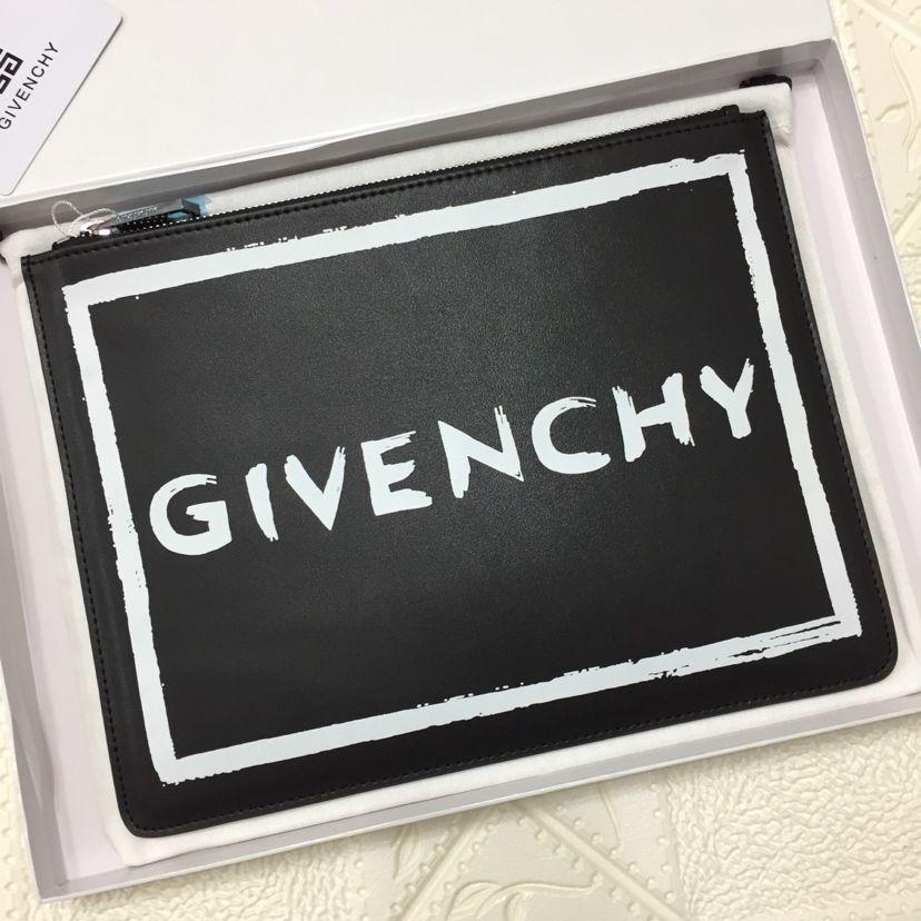 Givenchy 지방시 클러치