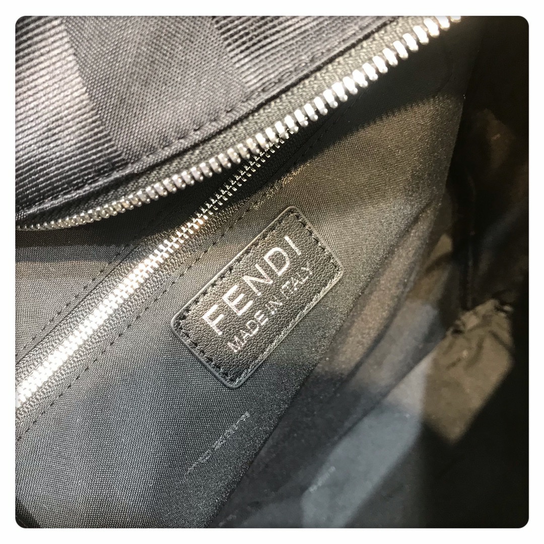 FENDI 펜디 블랙 나일론 에센셜 백팩