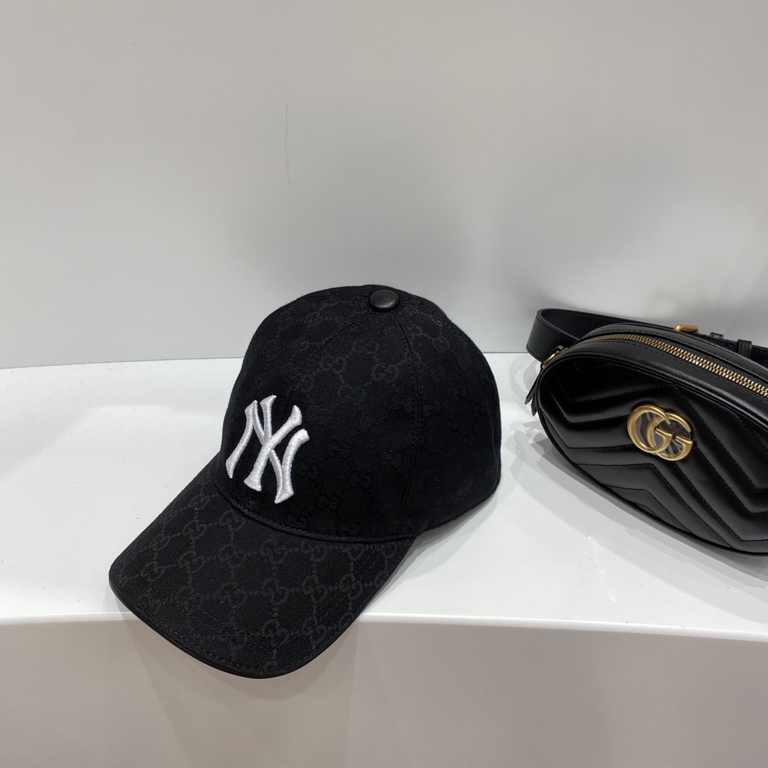 GUCCI 구찌 뉴욕 양키스 패치 볼캡 모자