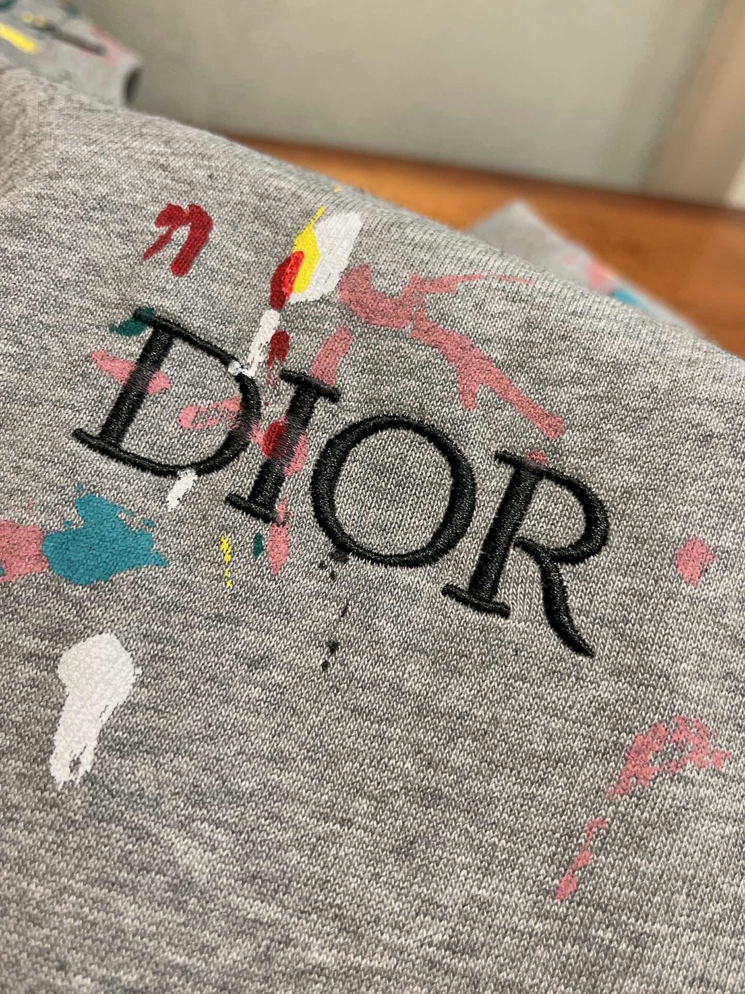 DIOR 디올 옴므 페인트 로고 티셔츠 (색상 2종)