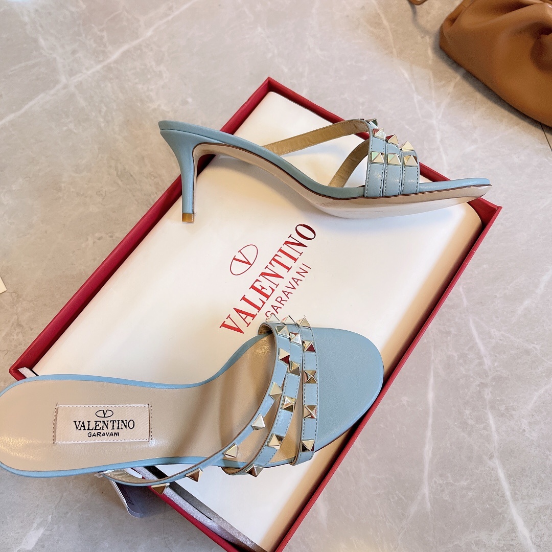 Valentino 발렌티노 송아지 가죽 락스터드 슬라이드 샌들 (굽: 6.5cm/8cm)