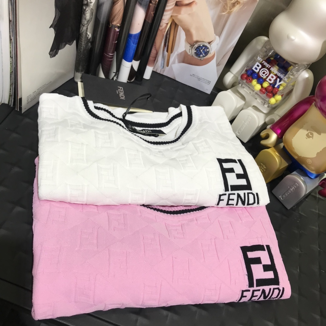 FENDI 펜디 FF 로고 엠보싱 티셔츠