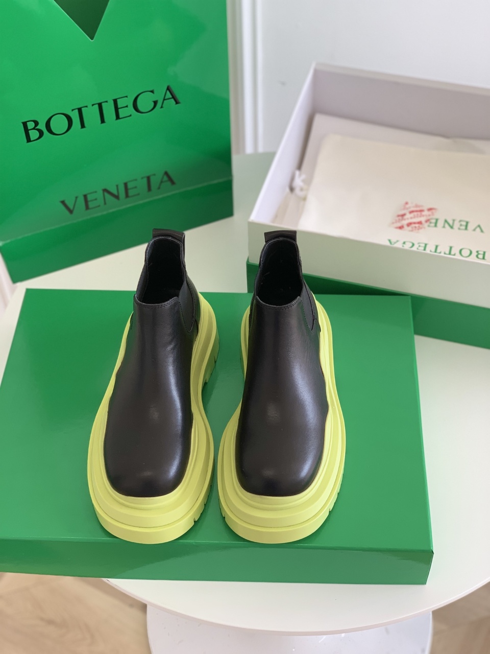 Bottega Veneta 보테가 베네타 로우 타이어 첼시 부츠