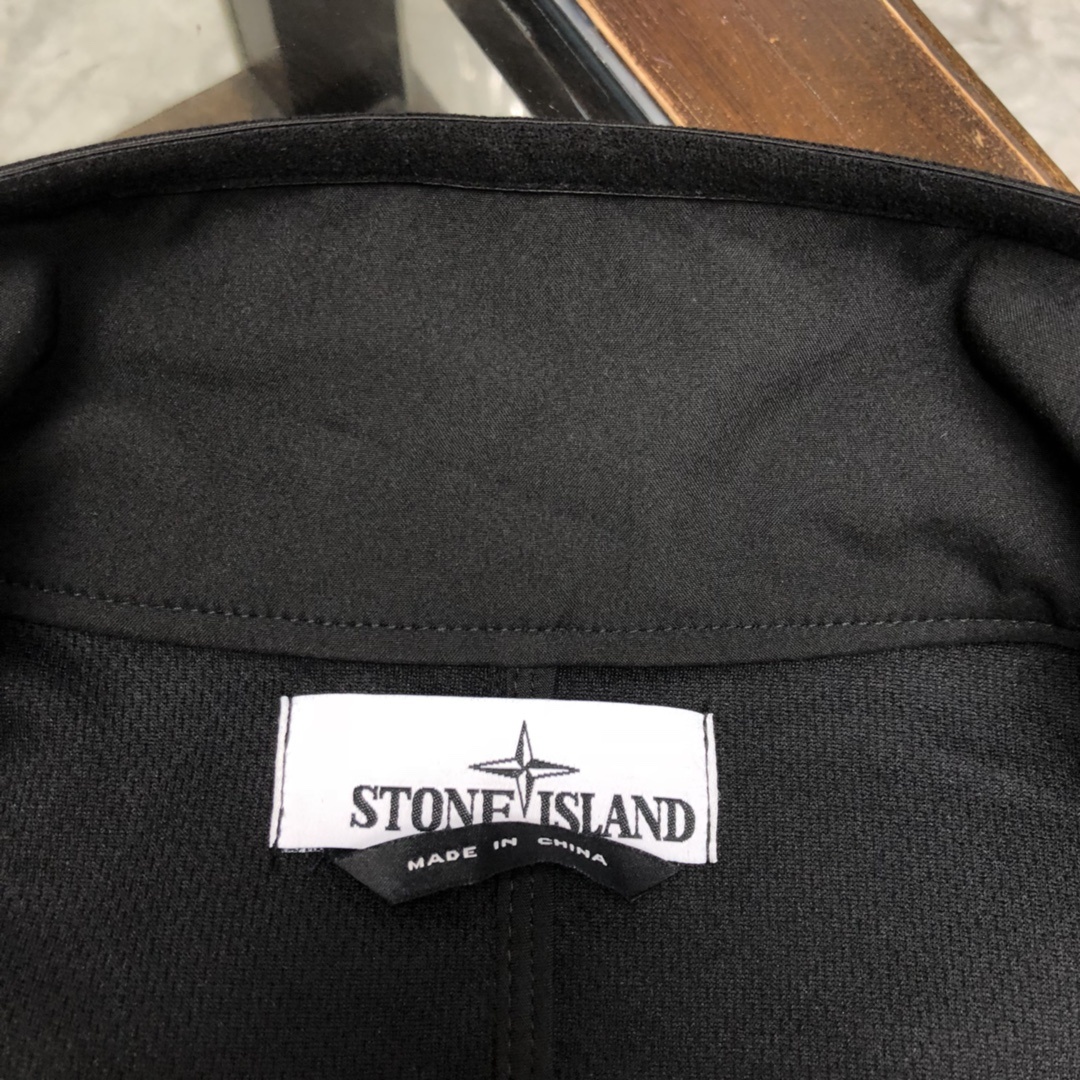 STONEISLAND 스톤아일랜드 와펜 소프트쉘 재킷