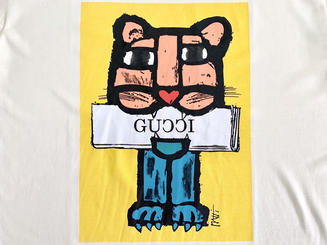 GUCCI 구찌 타이거 프린프 티셔츠