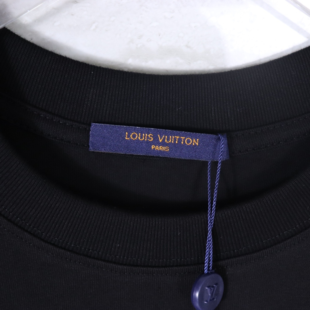 LOUIS VUITTON 루이비통 LV 백로고 티셔츠 (공용)