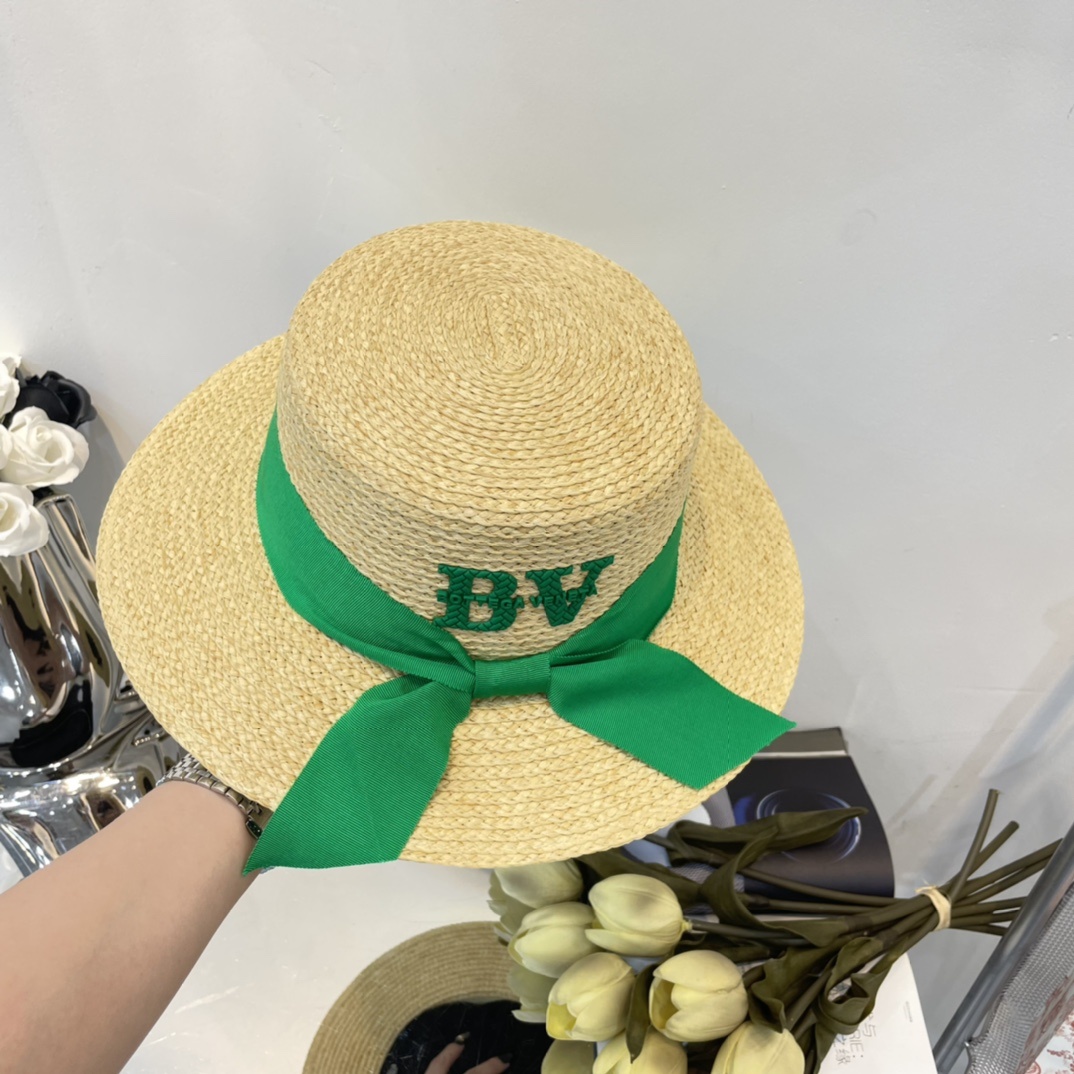 BOTTEGA VENETA 보테가 베네타 BV로고 라탄 플랫 모자