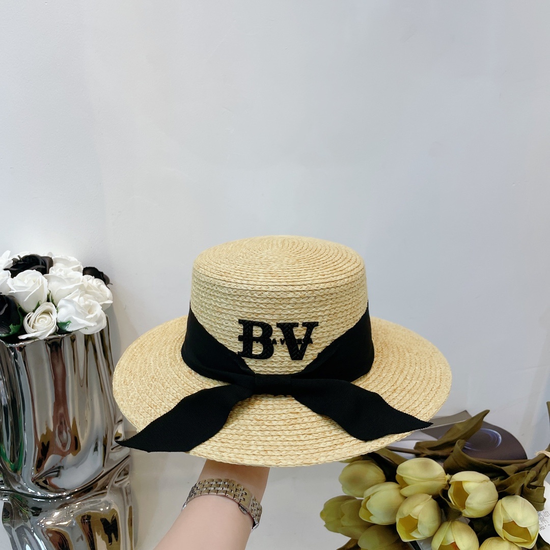 BOTTEGA VENETA 보테가 베네타 BV로고 라탄 플랫 모자
