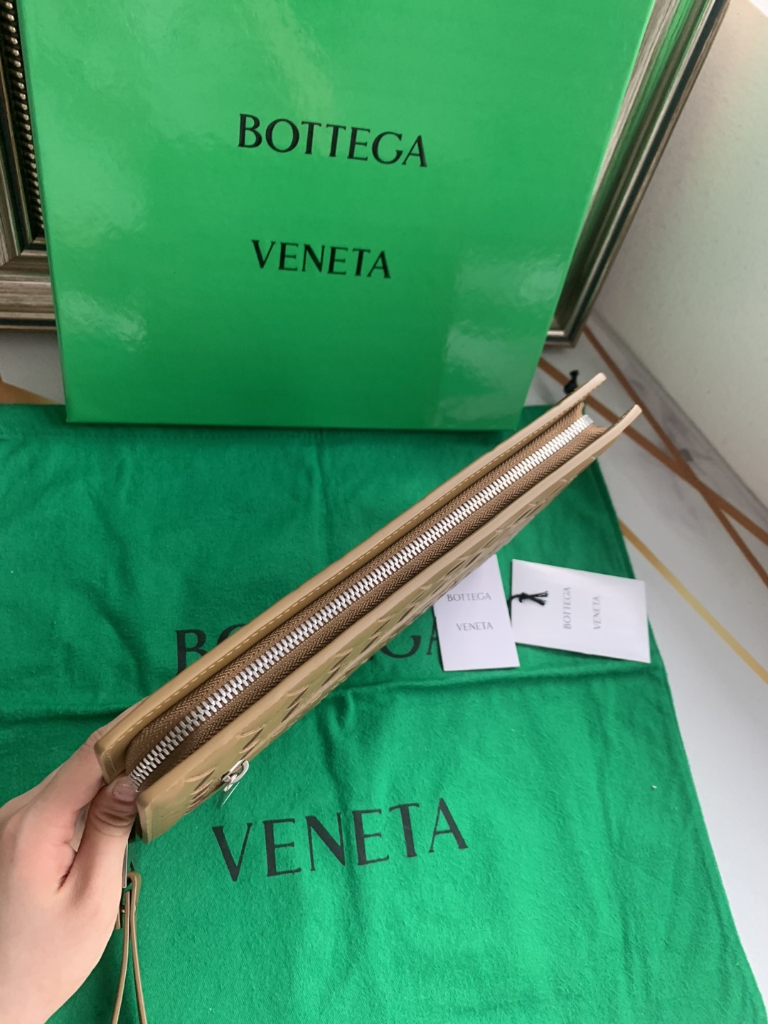 BOTTEGA VENETA 보테가베네타 클래식 인트레치아토 도큐먼트 케이스