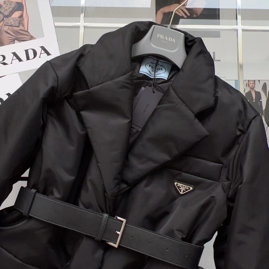 PRADA 프라다 리나일론 다운 재킷